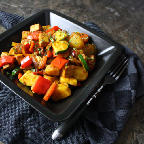 Paprika-Kartoffel-Pfanne mit Räuchertofu | Toastenstein.com