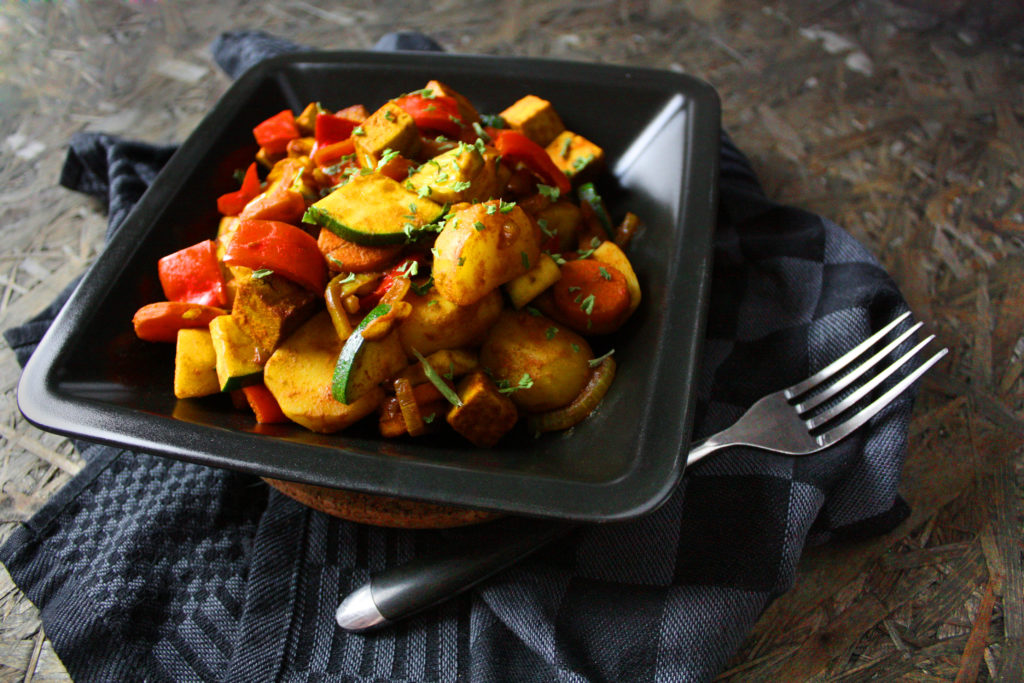 Paprika-Kartoffel-Pfanne mit Räuchertofu | Toastenstein