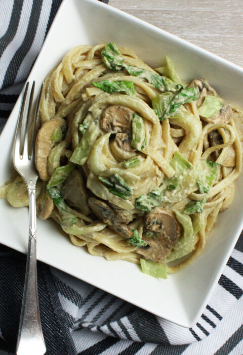 Cremige Pasta mit Pilzen und Pak Choi