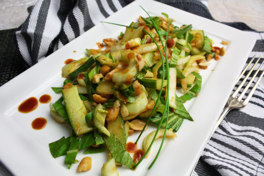 Feuriger Pak Choi-Salat mit Erdnüssen - Toastenstein.com