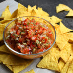 Frische Tomaten-Salsa mit Pfefferschoten