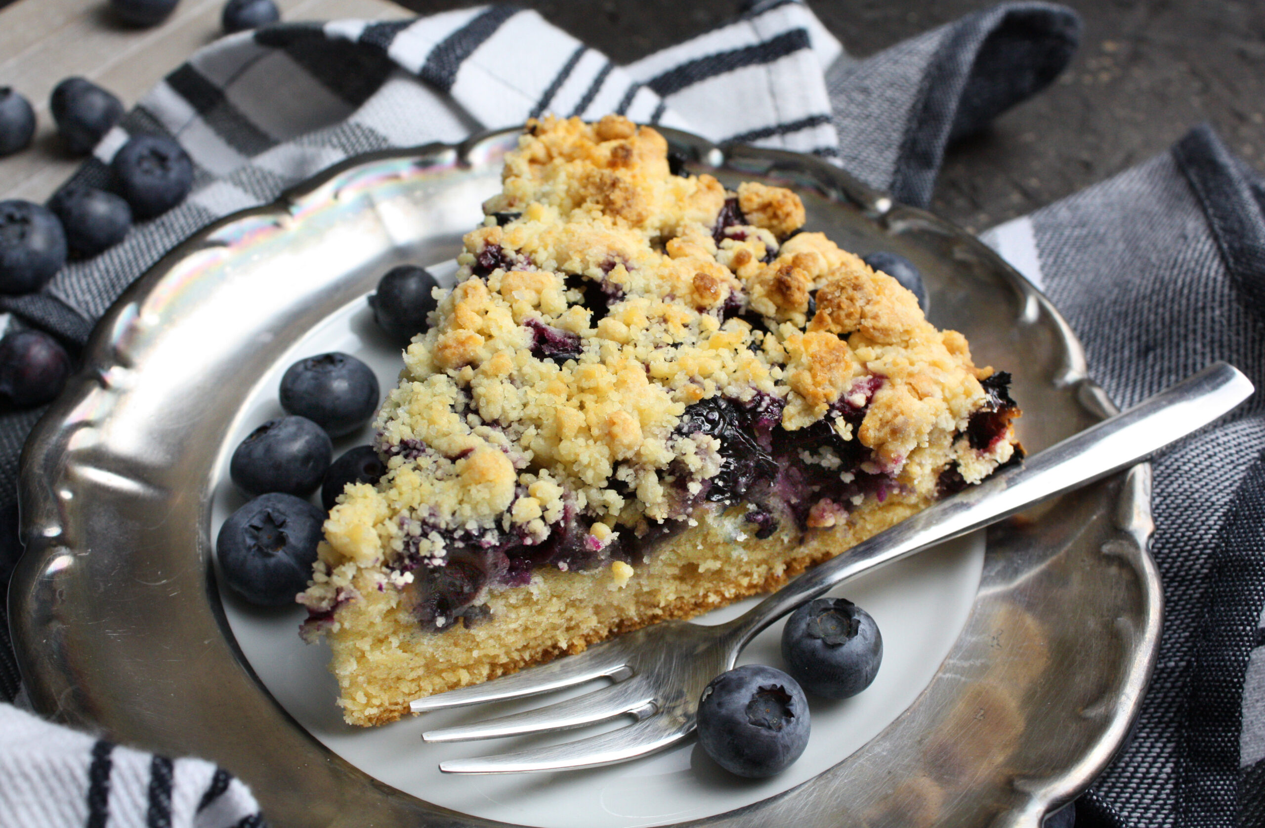 Schneller Streuselkuchen mit Blaubeeren