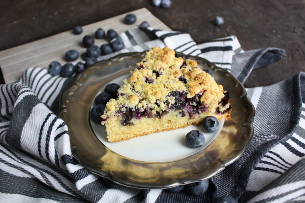 Schneller Streuselkuchen mit Blaubeeren | Toastenstein