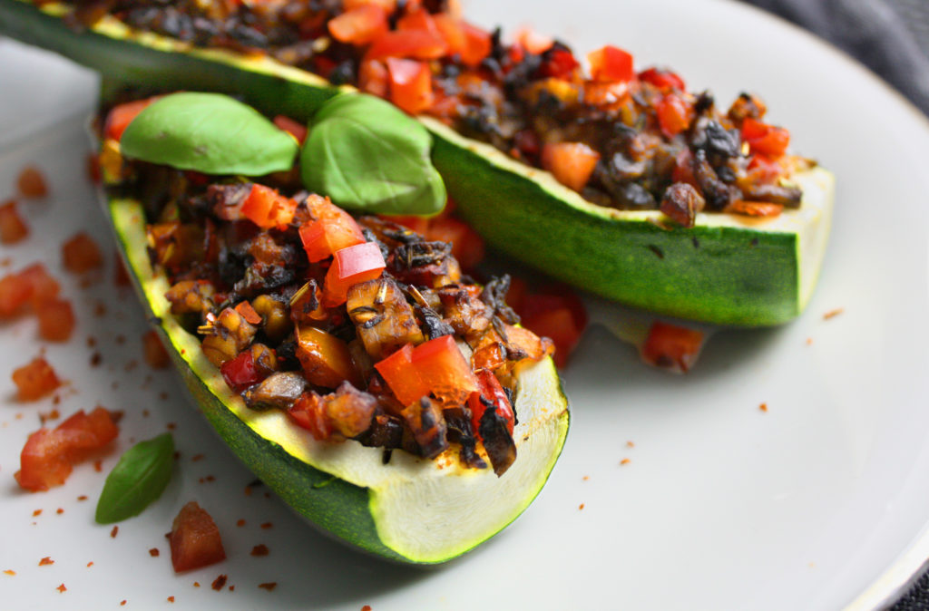 Gefüllte Zucchini mit Tempeh | Toastenstein