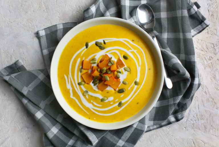 Herbstliche Kürbis-Suppe mit Kokosmilch - Toastenstein.com