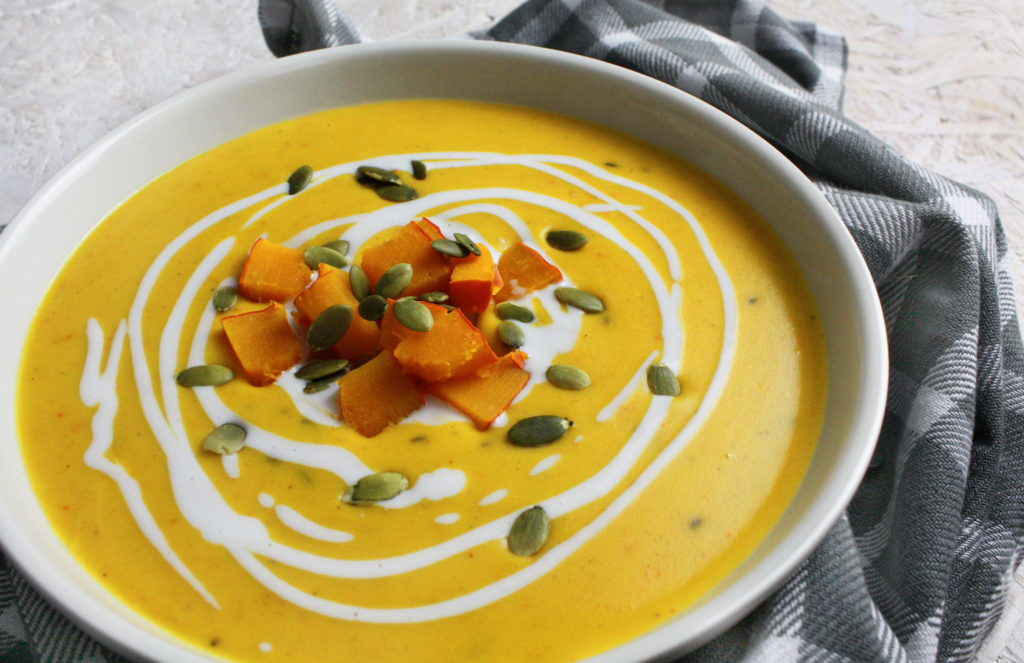 Herbstliche Kürbis-Suppe mit Kokosmilch - Toastenstein.com