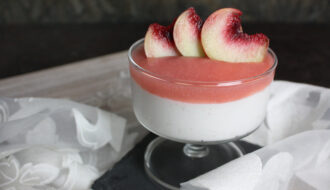 Locker-leichte vegane Pfirsich-Mousse