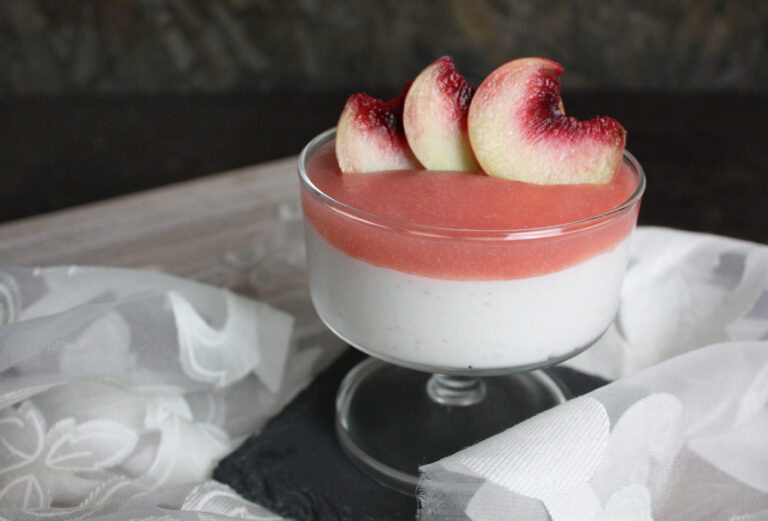 Locker-leichte vegane Pfirsich-Mousse