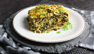 Leckere Champignon-Lasagne mit Spinat