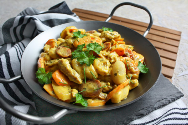 Herzhafte Gnocchi-Pfanne mit bunten Möhren Herzhafte Gnocchi-Pfanne mit bunten Möhren