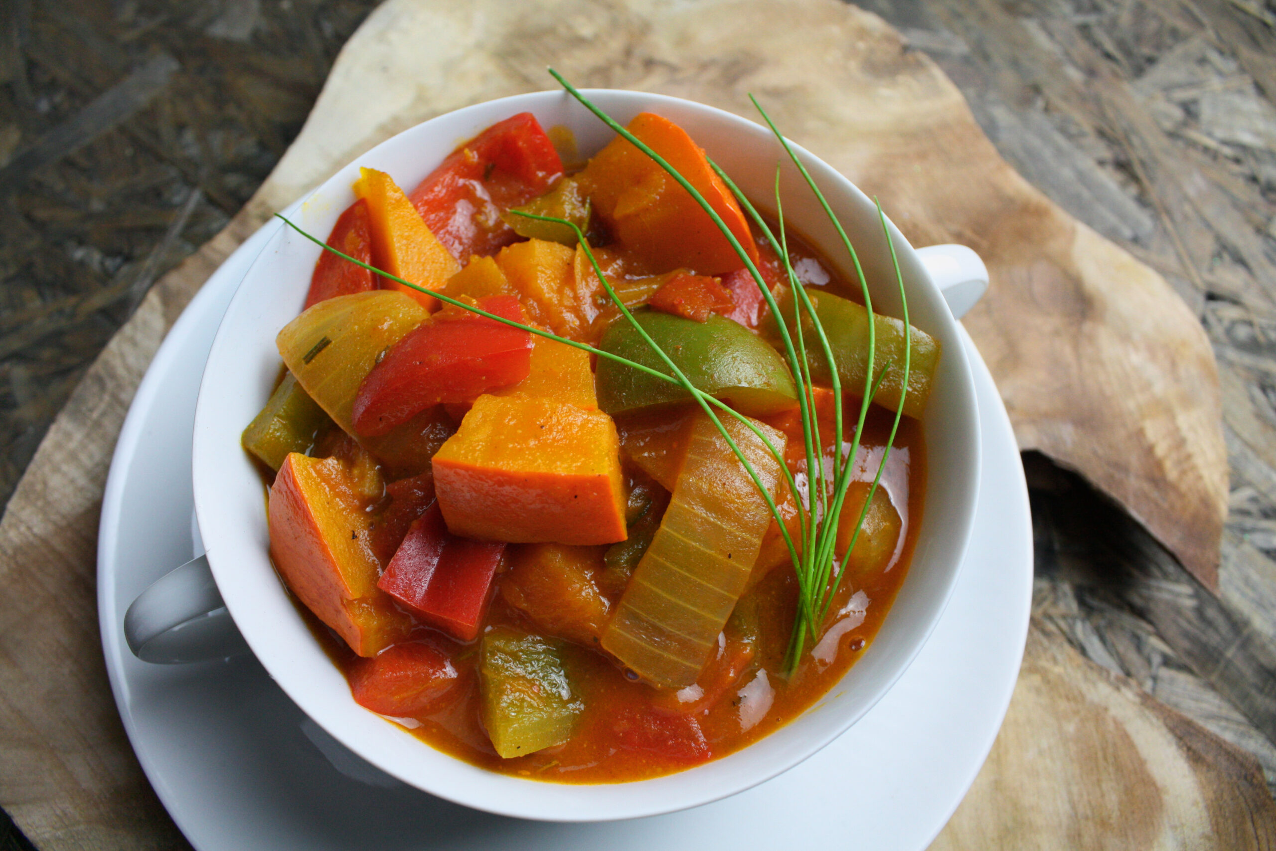 Schnell gemacht - Deftiges Kürbis-Gulasch - Toastenstein.com