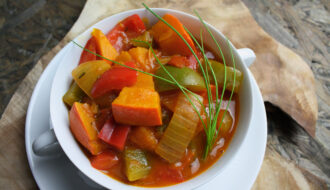 Herzhaftes Kürbis-Gulasch