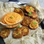 Blumenkohl-Taler mit Paprika-Cashew-Dip