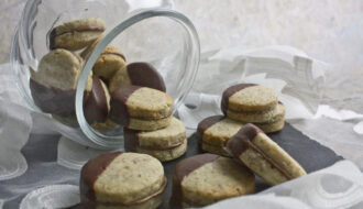 Schokoladige Haselnuss-Nougat-Plätzchen