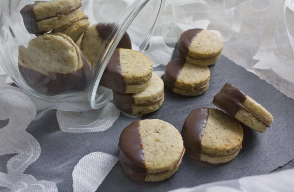 Schokoladige Haselnuss-Nougat-Plätzchen | Toastenstein