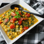 Cremiges Spinat-Curry mit Kichererbsen