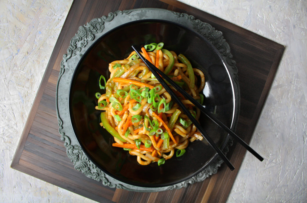 Asiatische Udon-Nudeln mit Gemüse | Toastenstein