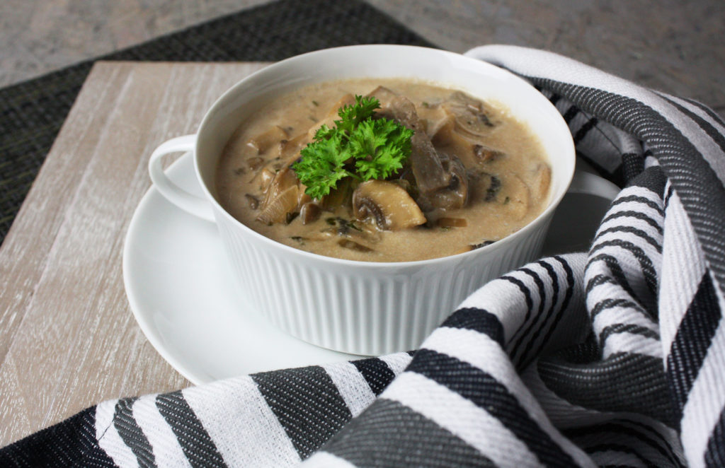 Einfach lecker – Sahnige Champignon-Suppe - Toastenstein.com