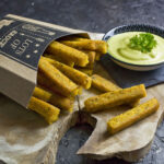 Polenta-Pommes mit Kurkuma-Aioli