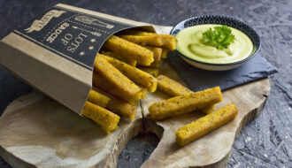 Polenta-Pommes mit Kurkuma-Aioli