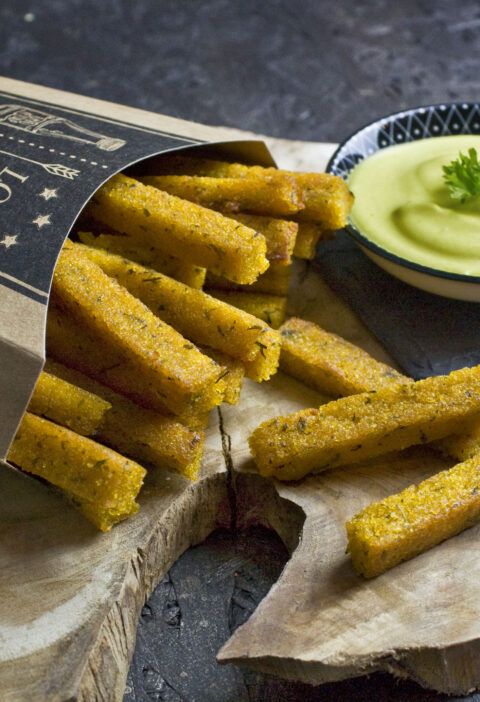 Polenta-Pommes mit Kurkuma-Aioli