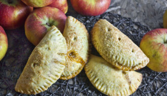 Hand Pies – Handkuchen mit Apfel-Karamell-Füllung