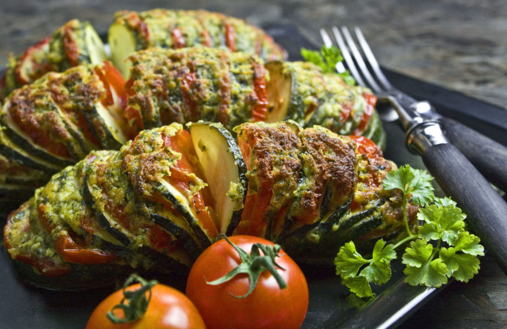 Hasselback-Zucchini mit Kräuter-Käse-Kruste | Toastenstein