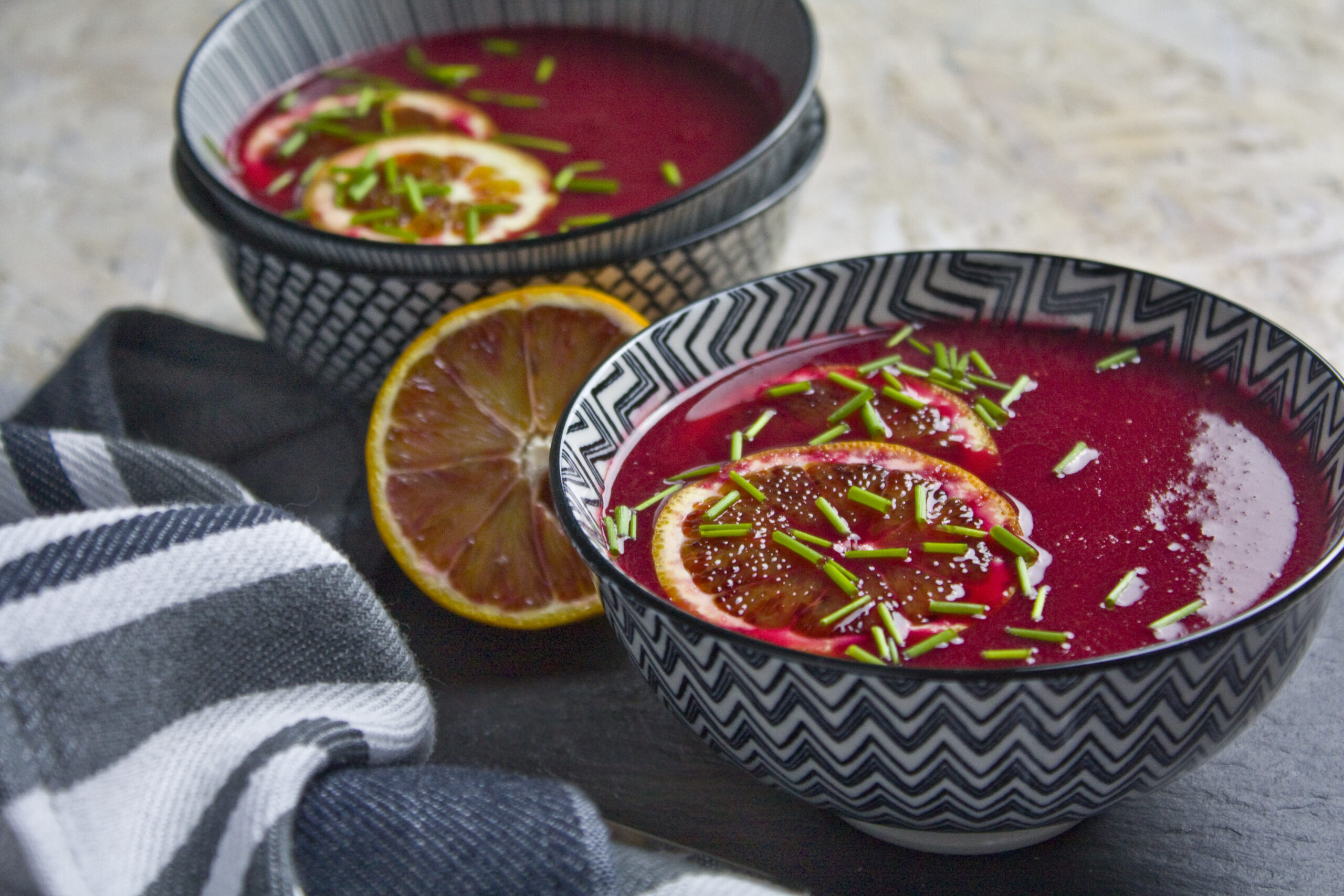 Rote Beete-Suppe mit Blutorangen