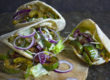 Geschmorte Gyros-Gurken in Pita-Taschen