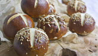 vegane Laugenbrötchen