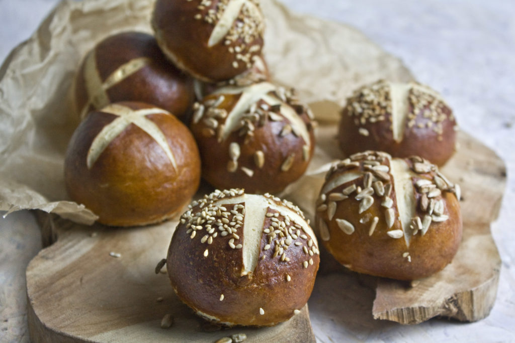 vegane Laugenbrötchen