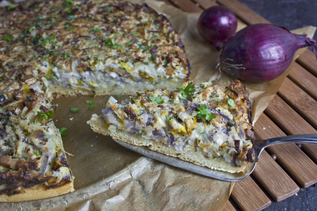 Zwiebel-Lauch-Kuchen mit Cashew-Creme - Toastenstein.com