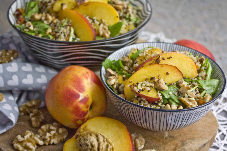 Nektarinen-Salat mit Basilikum-Dressing | Toastenstein.com