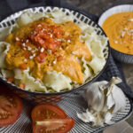 Cremige Tomaten-Paprika-Sauce mit Cashews