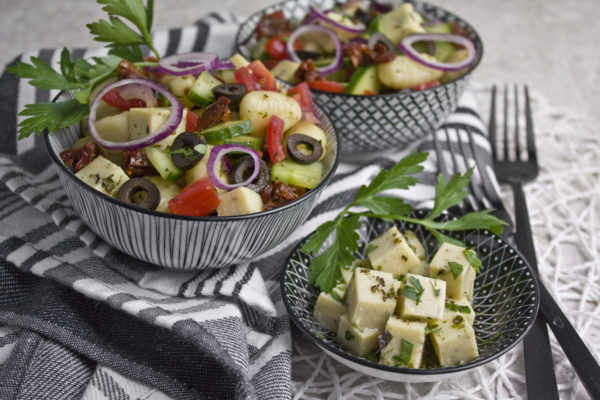 Gnocchisalat mit Kichererbsen-Feta Gnocchisalat mit Kichererbsen-Feta