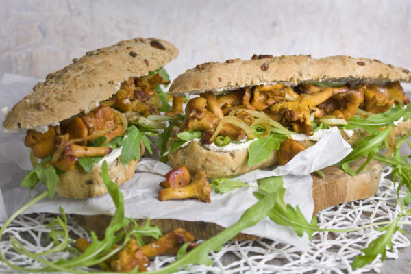 Herbstküche! – Pfifferling-Baguettes mit Tofucreme Herbstküche! - Pfifferling-Baguettes mit Tofucreme