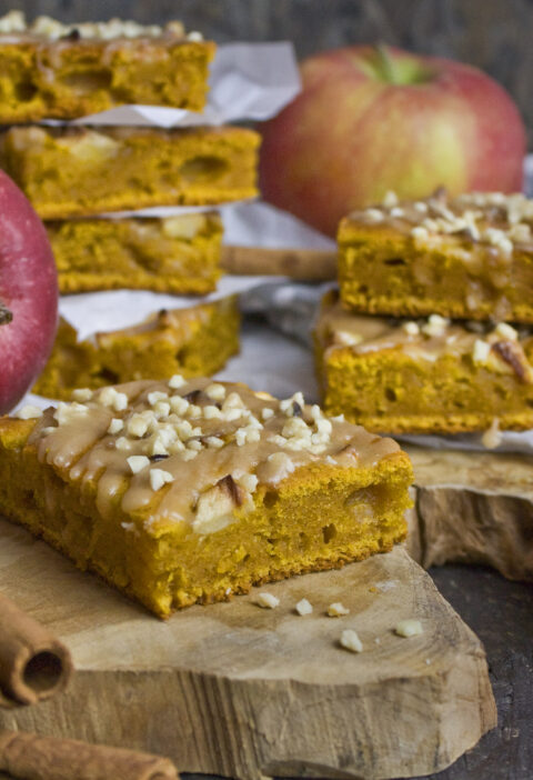 Saftige Apfel-Kürbis-Blondies