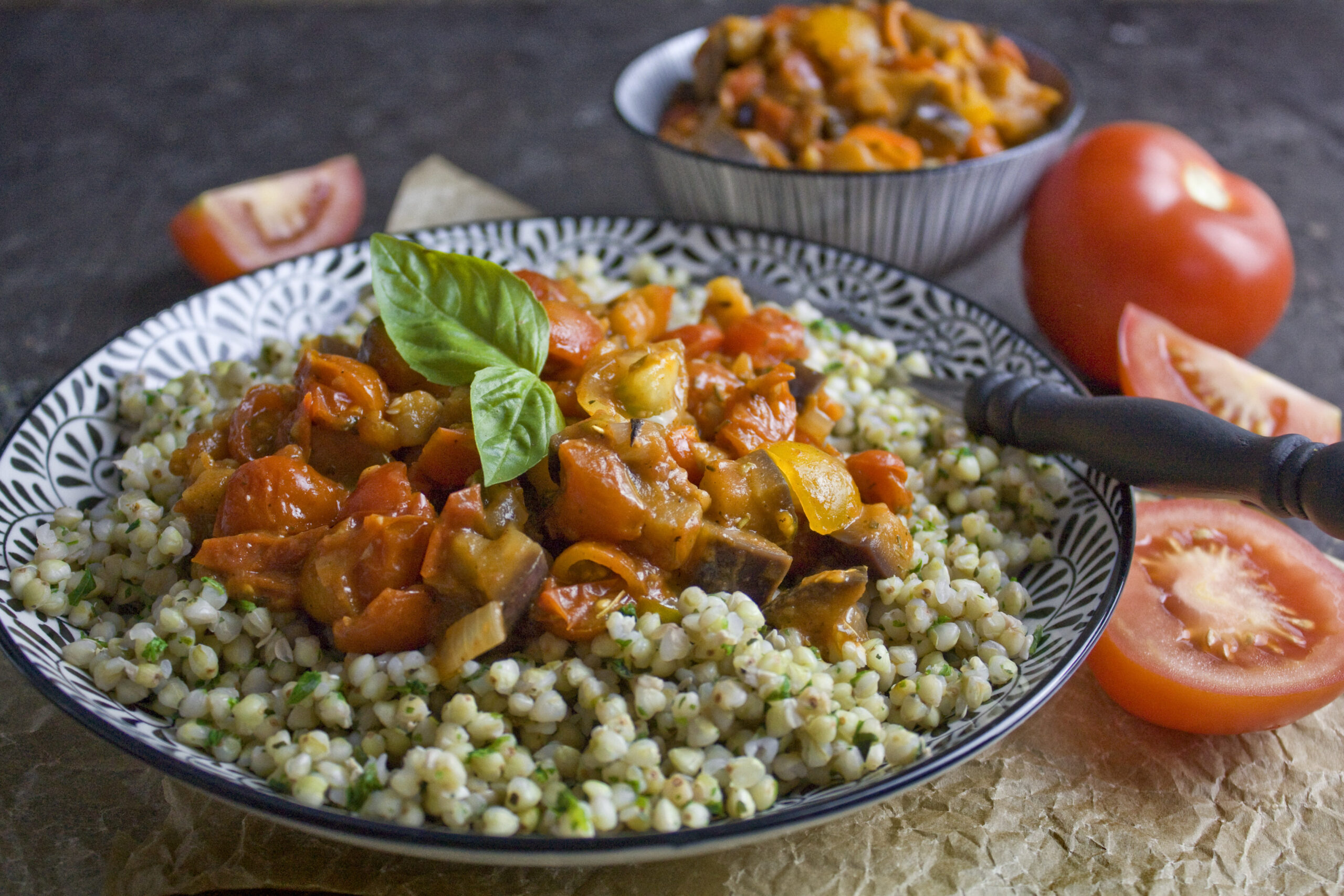 Kräuter-Buchweizen mit Tomaten-Auberginen-Ragout - Toastenstein.com