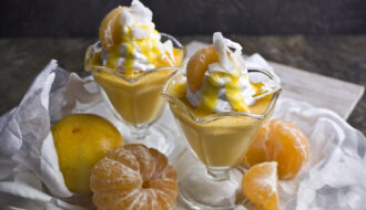 Cremiger Mango-Mandarinen-Pudding