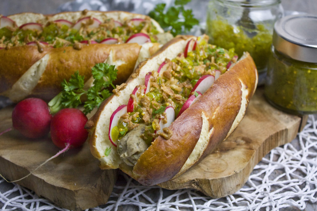 Oktoberfest-Hotdogs mit Gurken-Relish | Toastenstein