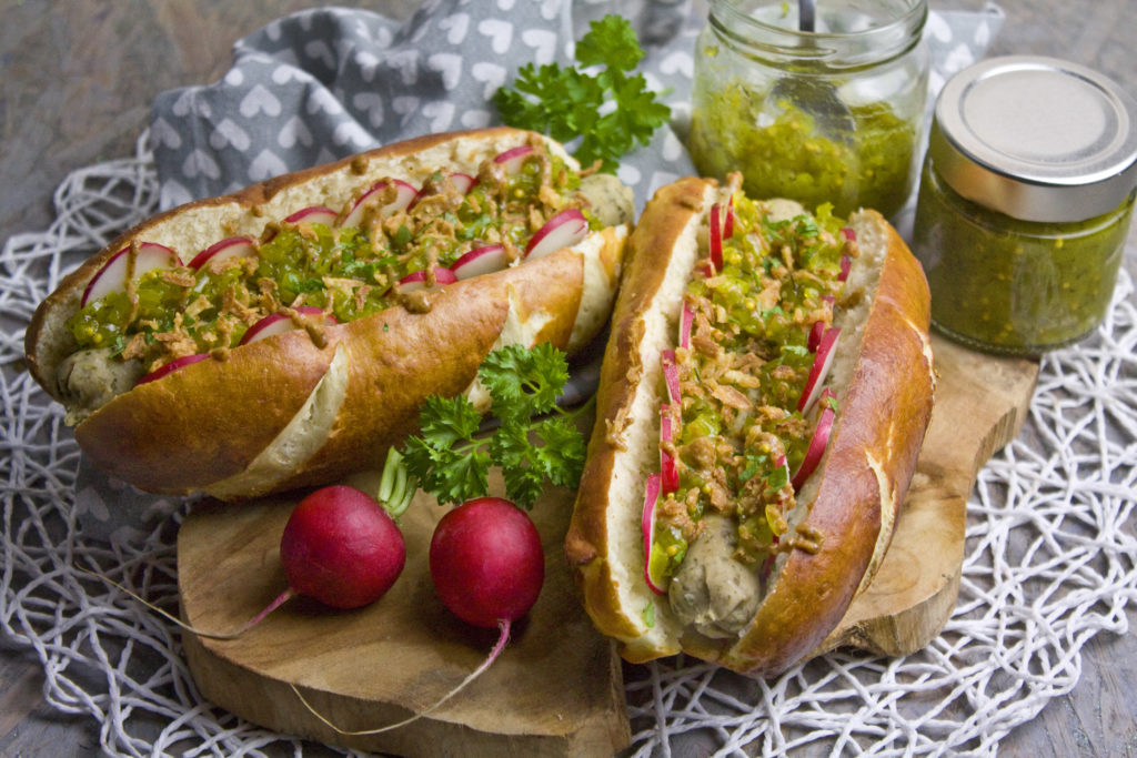 Oktoberfest-Hotdogs mit Gurken-Relish | Toastenstein