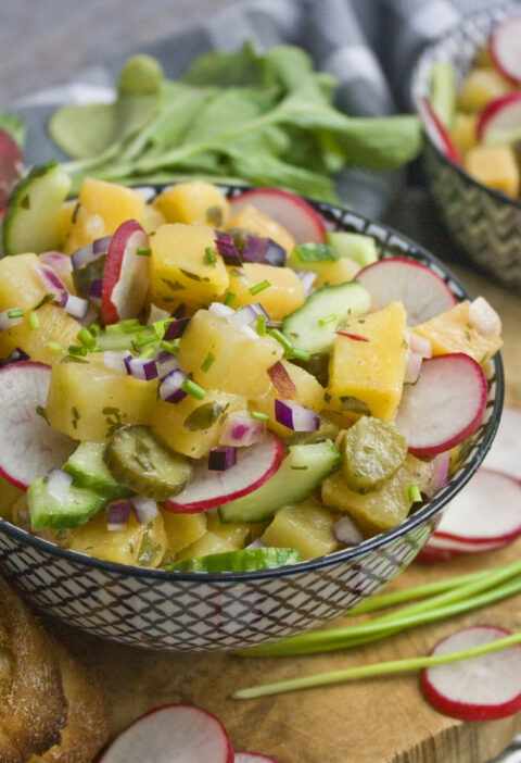 Steckrüben-Salat mit Radieschen