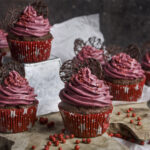 Weihnachtliche Fliederbeer-Punsch-Cupcakes