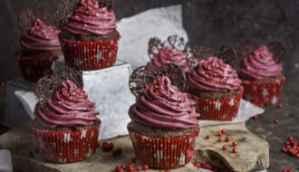 Weihnachtliche Fliederbeer-Punsch-Cupcakes