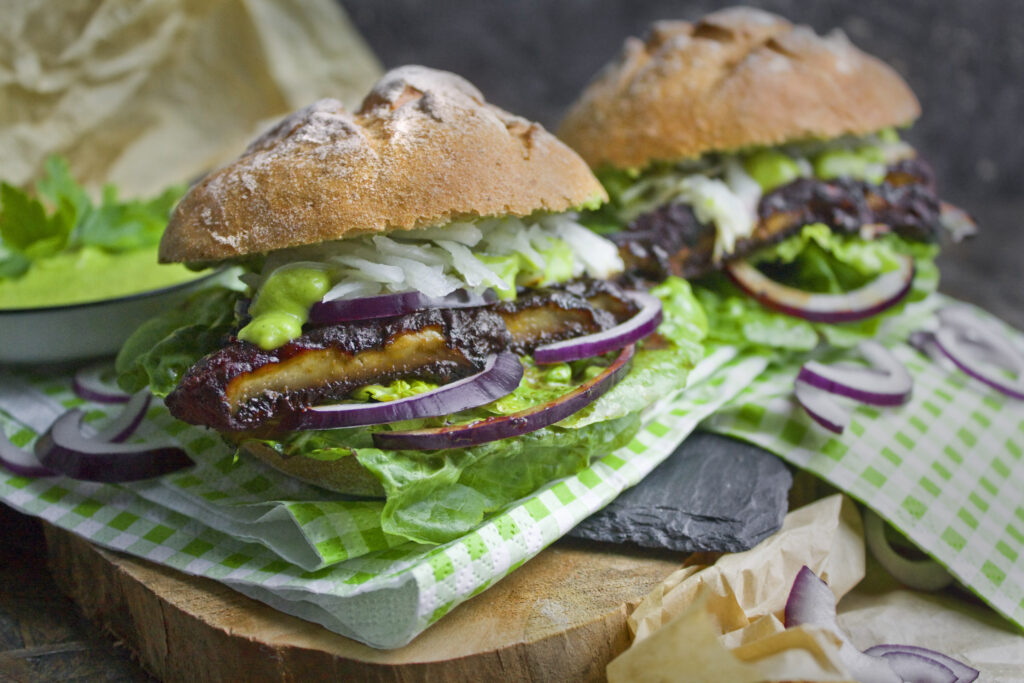 Portobello-Steak-Brötchen mit grüner Sauce | Toastenstein