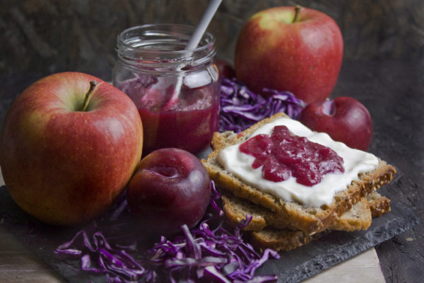 Rotkohl-Marmelade mit Apfel und Pflaume Rotkohl-Marmelade mit Apfel und Pflaume