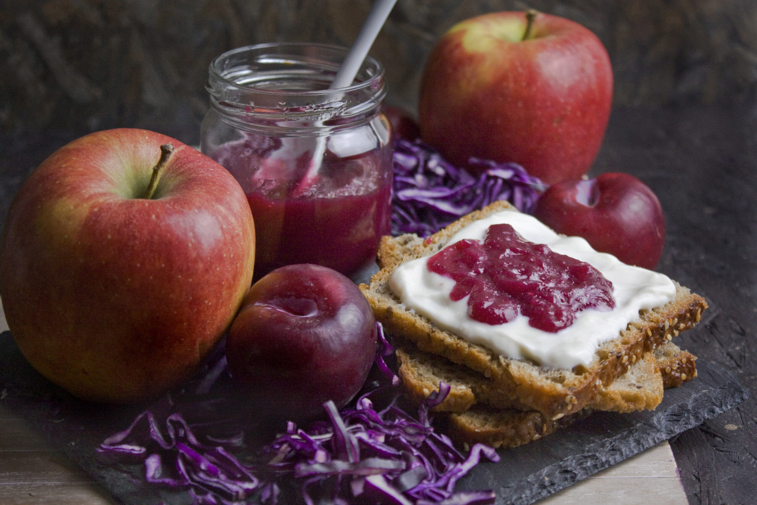 Rotkohl-Marmelade mit Apfel und Pflaume