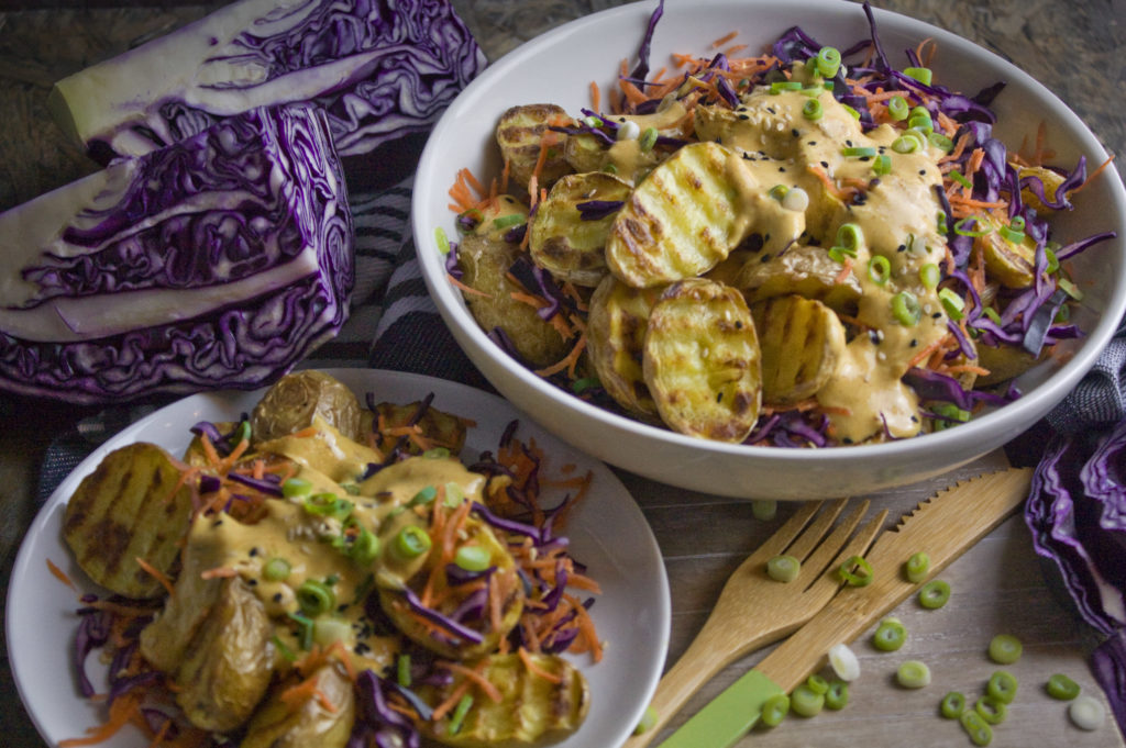 Kartoffel-Rotkohl-Salat mit Masala-Joghurt-Dressing | Toastenstein