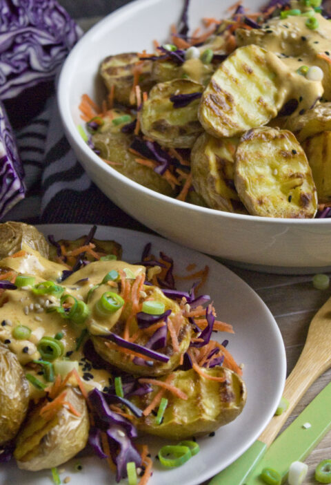 Kartoffel-Rotkohl-Salat mit Masala-Joghurt-Dressing