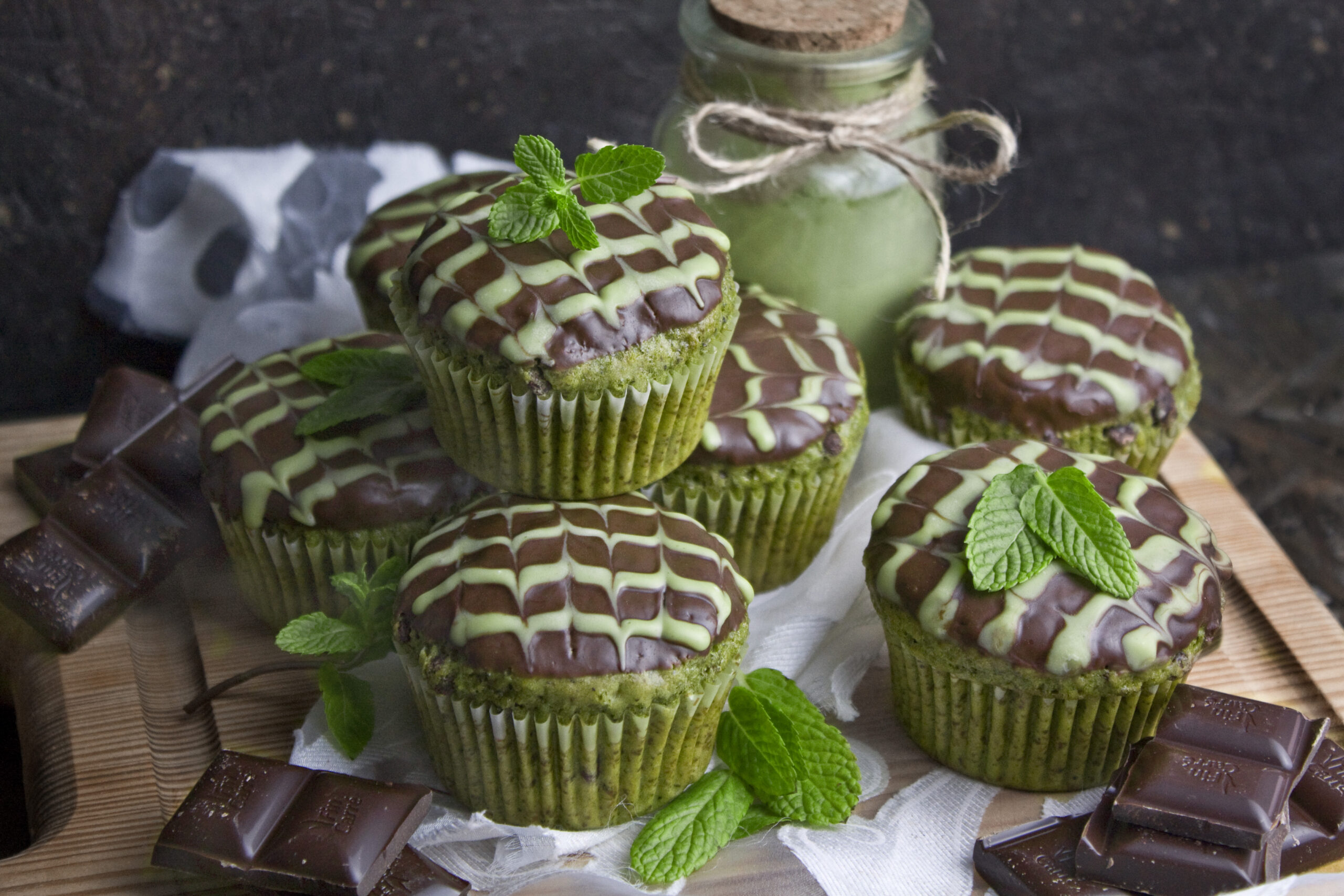 Matcha-Minz-Muffins mit Schokolade